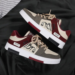 Chaussure rouge avec semelle confortable pour look sport chic, parfaite pour homme et femme, tendance en boutique chaussure ou magasin sneakers

