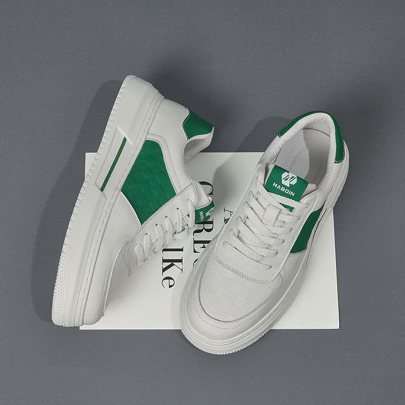 Chaussure inspirée du style basket pour homme, idéale pour un look moderne et confortable. Cette paire combine basket blanche femme, espadrille homme, et détails comme sneakers femme, parfaite comme basket sport.