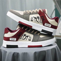 Basket rouge confortable avec silhouette urbaine, parfaite comme chaussure homme sport ou sneakers femme moderne à porter en toute saison

